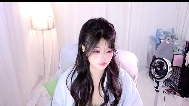 Snapshot of ChuYI-007 chatting on 04-21-26, 08:32 ChuYI-007 online show from 04-21-26, 08:32