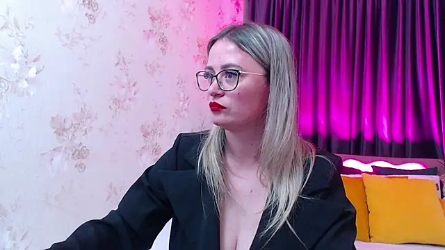 Snapshot of KriisKiss chatting on 05-01-26, 01:38 KriisKiss online show from 05-01-26, 01:38