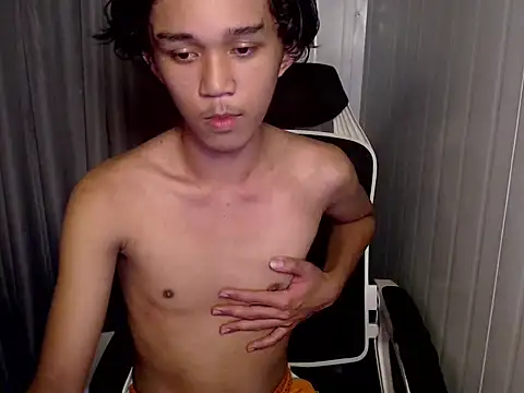 urnaughty paul online show from 05-13-26, 12:12
