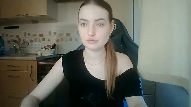 Lisanta online show from 06-19-26, 03:40