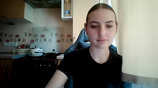 Snapshot of Lisanta chatting on 05-22-26, 12:25 Lisanta online show from 05-22-26, 12:25