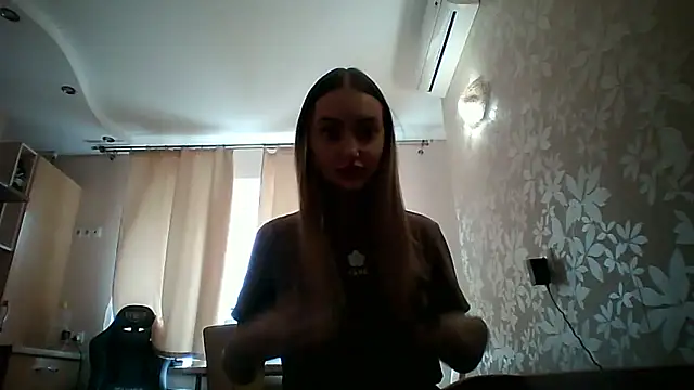 Lisanta online show from 04-24-26, 08:05