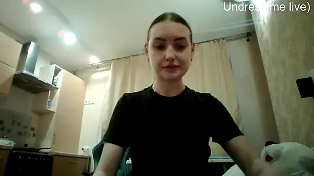 Snapshot of Lisanta chatting on 05-20-26, 04:15 Lisanta online show from 05-20-26, 04:15