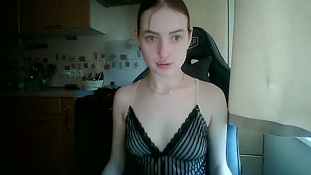 Snapshot of Lisanta chatting on 05-31-26, 10:43 Lisanta online show from 05-31-26, 10:43