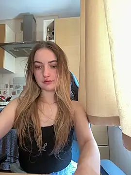 Lisanta online show from 06-18-26, 11:15
