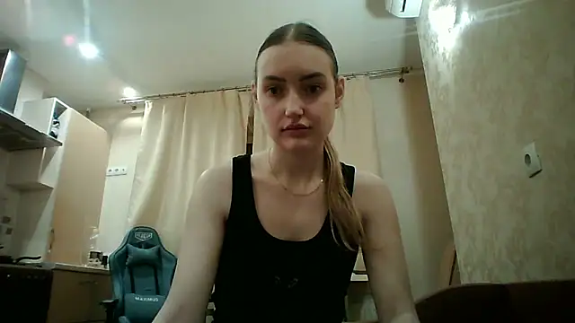 Lisanta online show from 04-21-26, 06:03