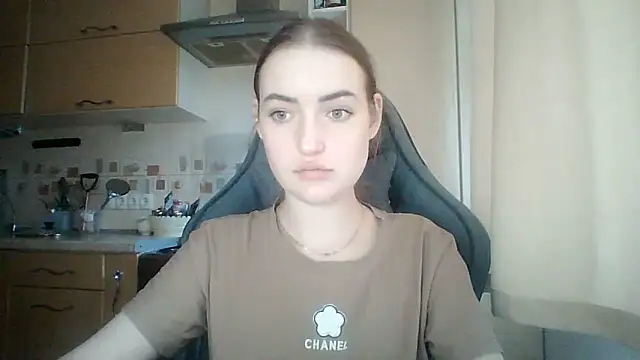 Lisanta online show from 06-14-26, 03:02