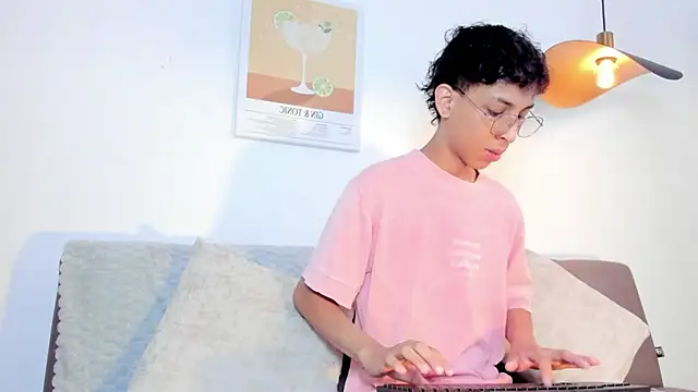 Snapshot of dax_blaze chatting on 06-10-26, 01:01 dax blaze online show from 06-10-26, 01:01