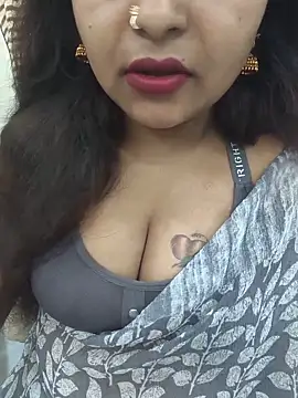 Snapshot of samanatha91 chatting on 06-12-26, 03:10 samanatha91 online show from 06-12-26, 03:10