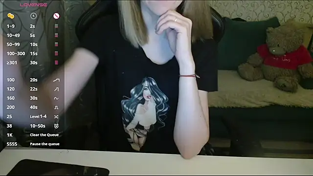  AlliceCullen  online show from 04-22-26, 06:04