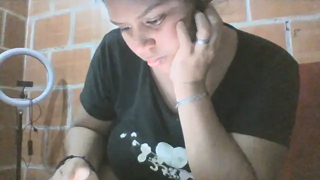 Snapshot of Candelita-hott chatting on 05-25-26, 03:39 Candelita-hott online show from 05-25-26, 03:39
