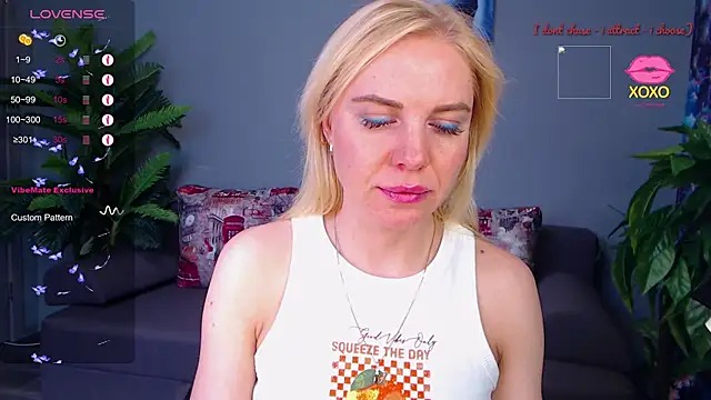 Snapshot of FromRussia chatting on 05-26-26, 01:47 FromRussia online show from 05-26-26, 01:47