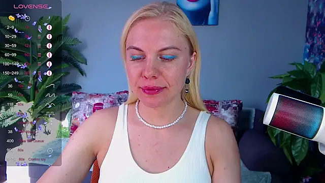 Snapshot of FromRussia chatting on 06-24-26, 01:37 FromRussia online show from 06-24-26, 01:37