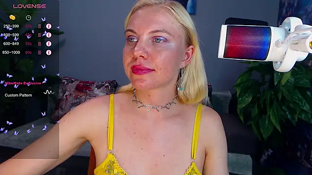 Snapshot of FromRussia chatting on 06-25-26, 05:12 FromRussia online show from 06-25-26, 05:12