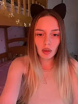 aura lune online show from 04-21-26, 04:13