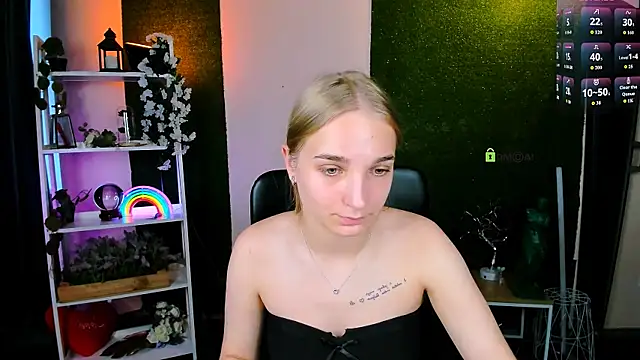 Snapshot of ollivia_dream chatting on 06-19-26, 06:30 ollivia dream online show from 06-19-26, 06:30
