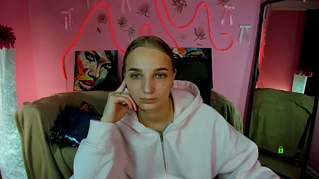 Snapshot of ollivia_dream chatting on 05-05-26, 05:43 ollivia dream online show from 05-05-26, 05:43