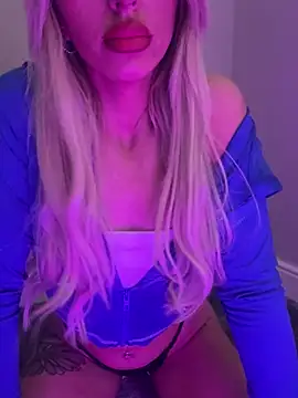 Hisnaughtylilthing online show from 04-22-26, 06:04