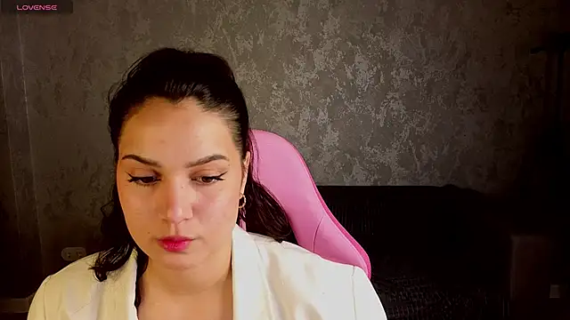 Vivien Ross online show from 05-08-26, 01:09