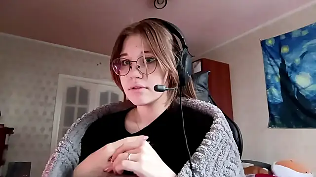 MandieBusby online show from 04-21-26, 03:18