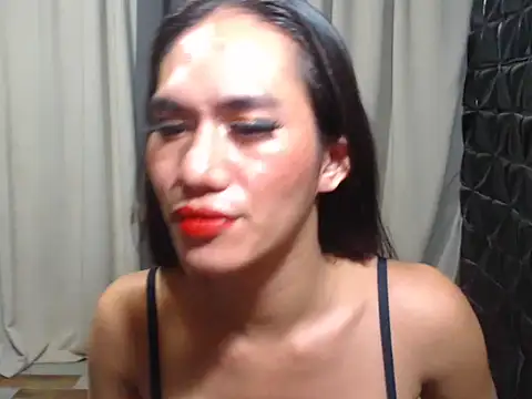 Queen Haliyah online show from 06-15-26, 12:38