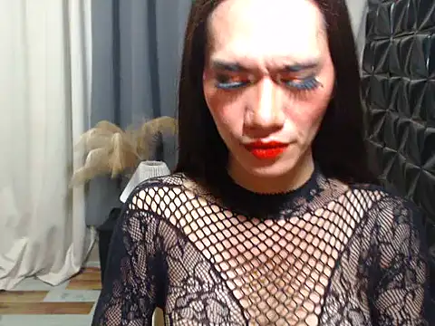 Snapshot of Queen_Haliyah chatting on 06-11-26, 05:04 Queen Haliyah online show from 06-11-26, 05:04