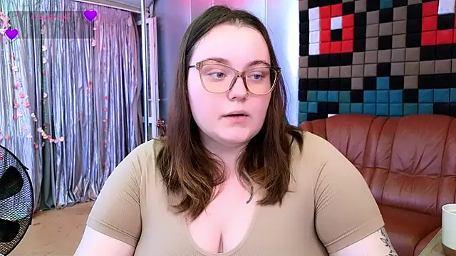 CatherineClaire online show from 07-17-26, 04:37