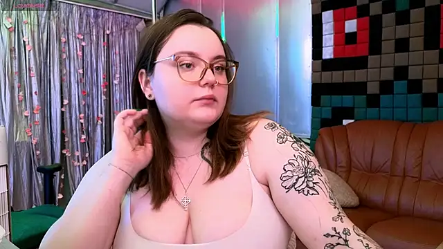 Snapshot of CatherineClaire chatting on 05-30-26, 04:34 CatherineClaire online show from 05-30-26, 04:34
