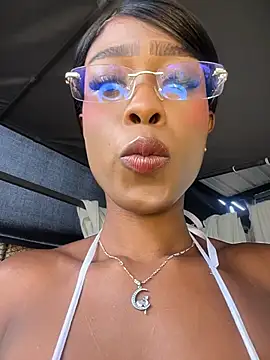 CocoaLuxeXXX online show from 06-25-26, 01:05