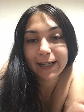 Snapshot of amira1348 chatting on 07-19-26, 06:33 amira1348 online show from 07-19-26, 06:33