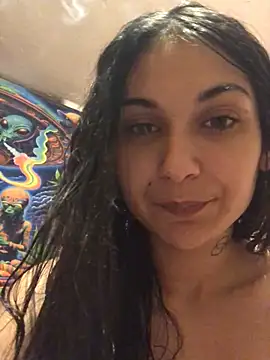 Snapshot of amira1348 chatting on 06-18-26, 08:25 amira1348 online show from 06-18-26, 08:25