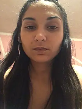 Snapshot of amira1348 chatting on 06-11-26, 08:17 amira1348 online show from 06-11-26, 08:17