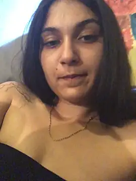 Snapshot of amira1348 chatting on 07-31-26, 04:37 amira1348 online show from 07-31-26, 04:37