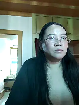 Snapshot of lymm78 chatting on 05-19-26, 01:56 lymm78 online show from 05-19-26, 01:56