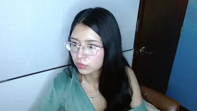 Snapshot of Danii_rizzo chatting on 05-04-26, 10:51 Danii rizzo online show from 05-04-26, 10:51