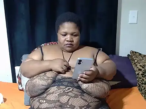 Snapshot of BBWMIDGET40 chatting on 05-06-26, 04:11 BBWMIDGET40 online show from 05-06-26, 04:11