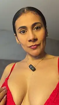 Snapshot of Laia_Hills chatting on 05-19-26, 01:51 Laia Hills online show from 05-19-26, 01:51