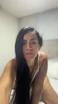 Snapshot of Laia_Hills chatting on 06-25-26, 03:59 Laia Hills online show from 06-25-26, 03:59