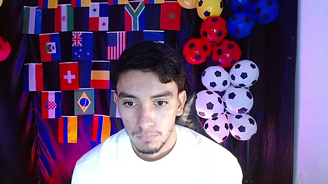 Snapshot of dante_18cm_ chatting on 06-19-26, 12:27 dante 18cm online show from 06-19-26, 12:27