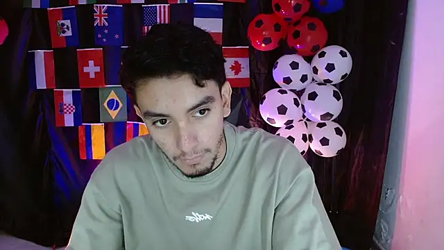 Snapshot of dante_18cm_ chatting on 06-21-26, 12:38 dante 18cm online show from 06-21-26, 12:38