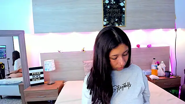 Snapshot of Selene_Rushe chatting on 05-07-26, 11:46 Selene Rushe online show from 05-07-26, 11:46