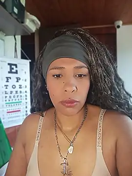 Snapshot of Ivon_C chatting on 05-12-26, 01:06 Ivon C online show from 05-12-26, 01:06