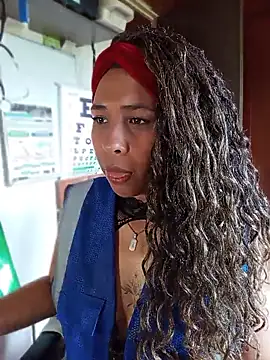 Snapshot of Ivon_C chatting on 05-20-26, 01:52 Ivon C online show from 05-20-26, 01:52
