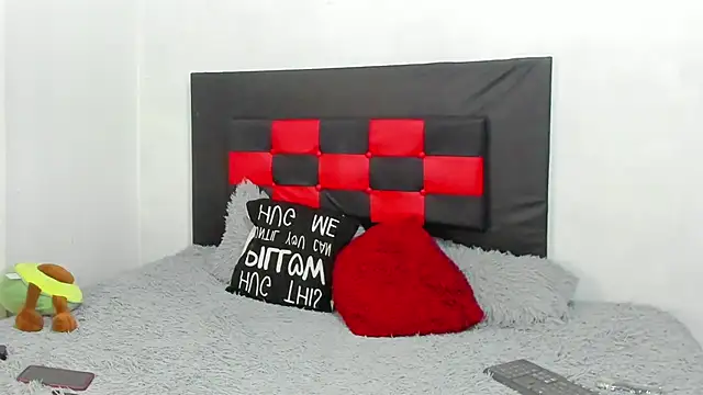 camila valenciia  online show from 04-21-26, 12:34