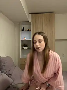 Snapshot of LOLAskk chatting on 05-31-26, 12:27 LOLAskk online show from 05-31-26, 12:27