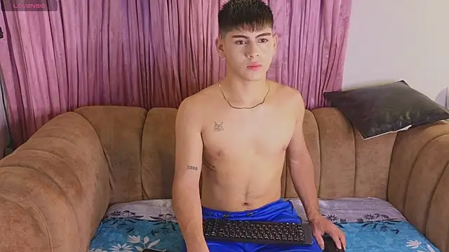 Snapshot of josethariaz25 chatting on 05-15-26, 10:35 josethariaz25 online show from 05-15-26, 10:35