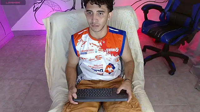 Snapshot of caius_bigcock1 chatting on 05-24-26, 12:27 caius bigcock1 online show from 05-24-26, 12:27