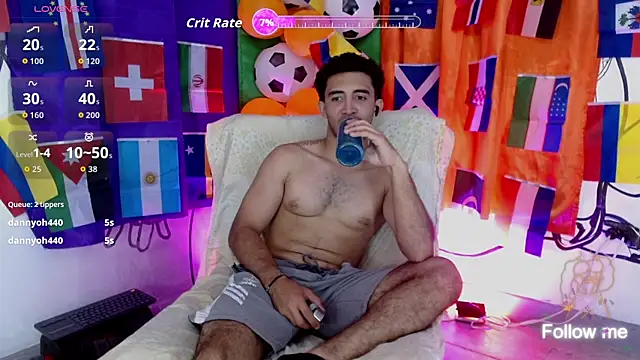 Snapshot of caius_bigcock1 chatting on 07-06-26, 03:03 caius bigcock1 online show from 07-06-26, 03:03