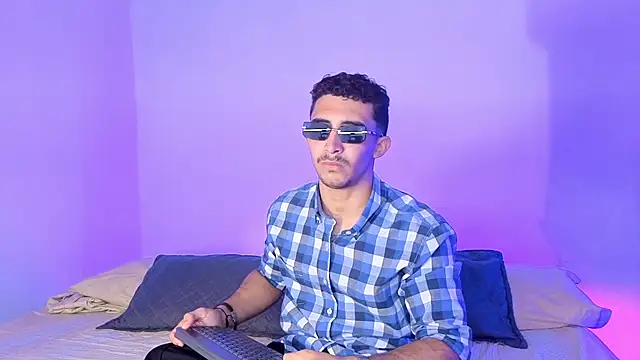 Snapshot of caius_bigcock1 chatting on 07-23-26, 12:35 caius bigcock1 online show from 07-23-26, 12:35