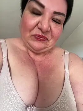 Snapshot of curvymilfmicha chatting on 04-21-26, 01:39 curvymilfmicha online show from 04-21-26, 01:39